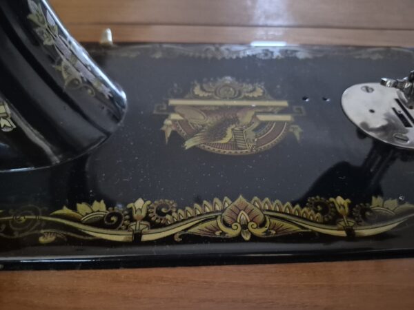 Máquina de coser Singer modelo 66 “Lotus” (1924) – Antigüedad coleccionable - Imagen 6