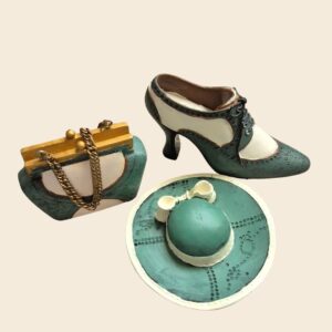 Conjunto decorativo de cerámica: sombrero, bolso y zapato de tacón